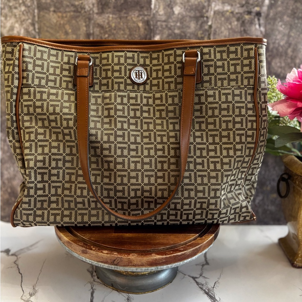 Tommy Hilfiger Brown and Tan Tote with Elegant Design